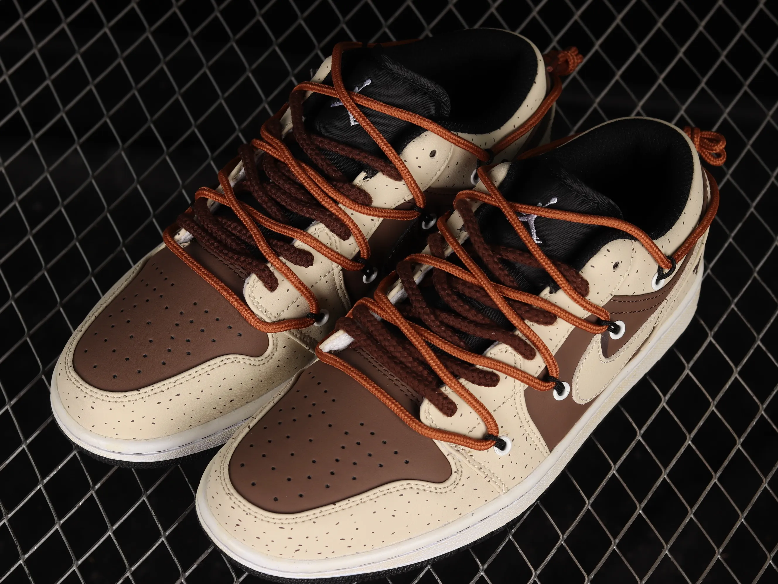 All categories Air Jordan Jordan series basketball shoes Air Jordan 1 Low Air Jordan 1 Low AJ1 Joe 1 customized version Vibe flavor deconstruction Sports culture basketball shoes DH9765-300